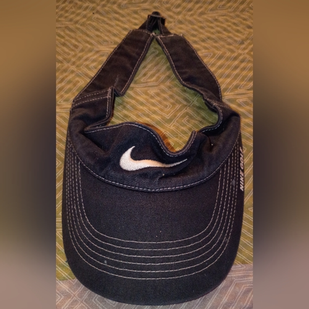 Nike Black and White Golf Visor